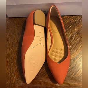 Women’s flats